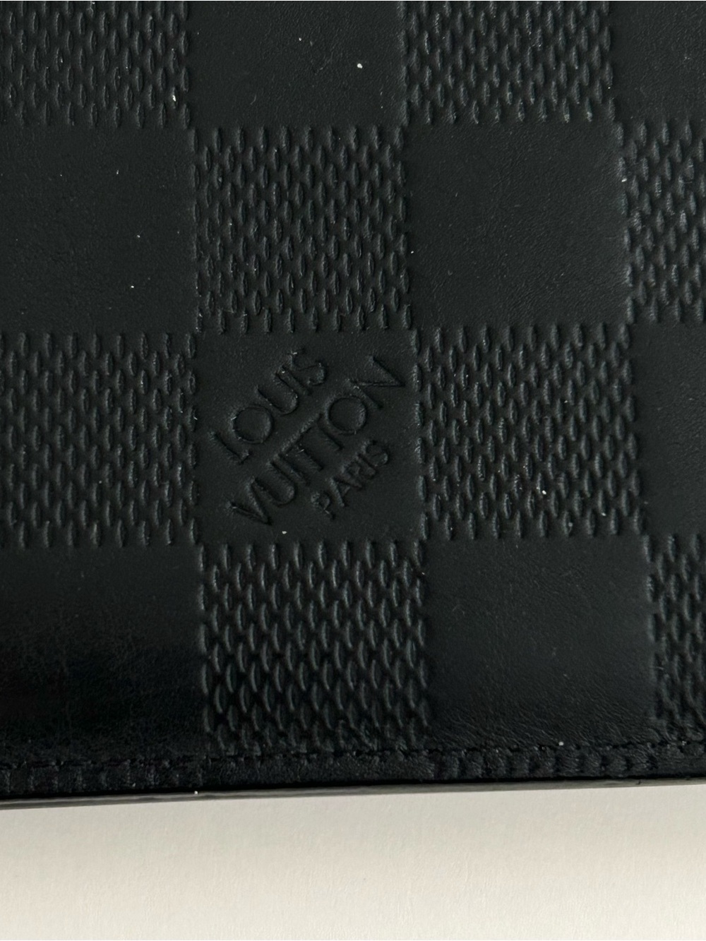 Louis Vuitton Men's Black Leather Multiple Wallet - Picture 4 of 11